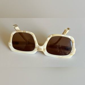 TAYLOR MORRIS Sidney Sunglasses.